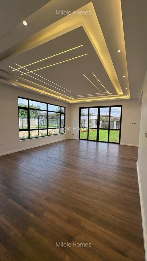 5 Bed Villa with En Suite in Lavington - 1