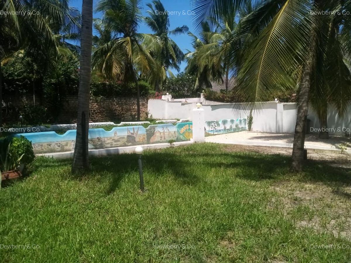 4 Bed Villa with En Suite in Diani - 8