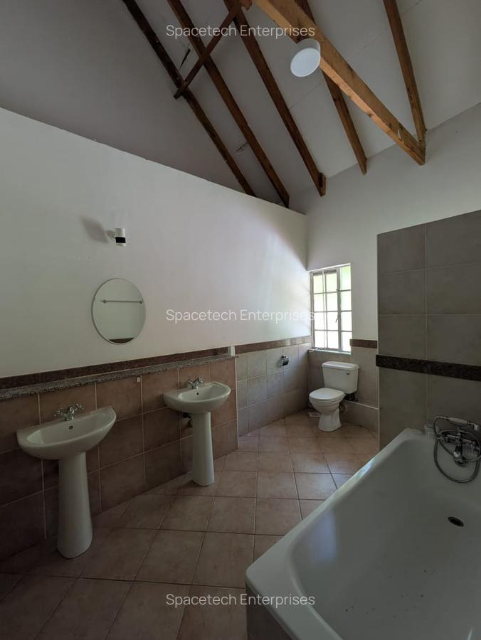 5 Bed Townhouse with En Suite in Rosslyn - 9