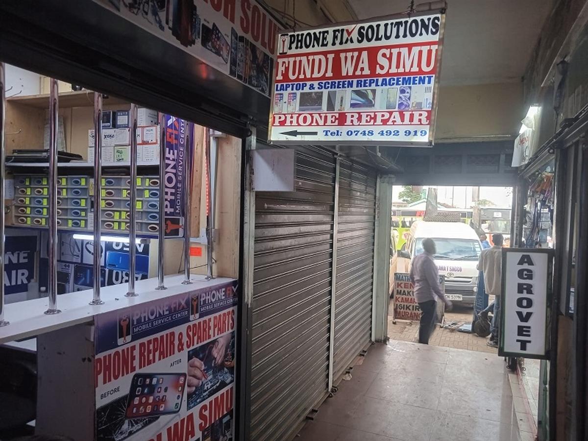 117 ft² Shop with Backup Generator in Nairobi CBD - 2