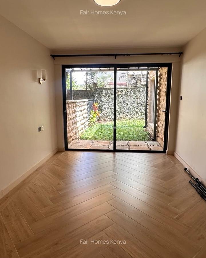 6 Bed Townhouse with En Suite at Convent Drive - 4