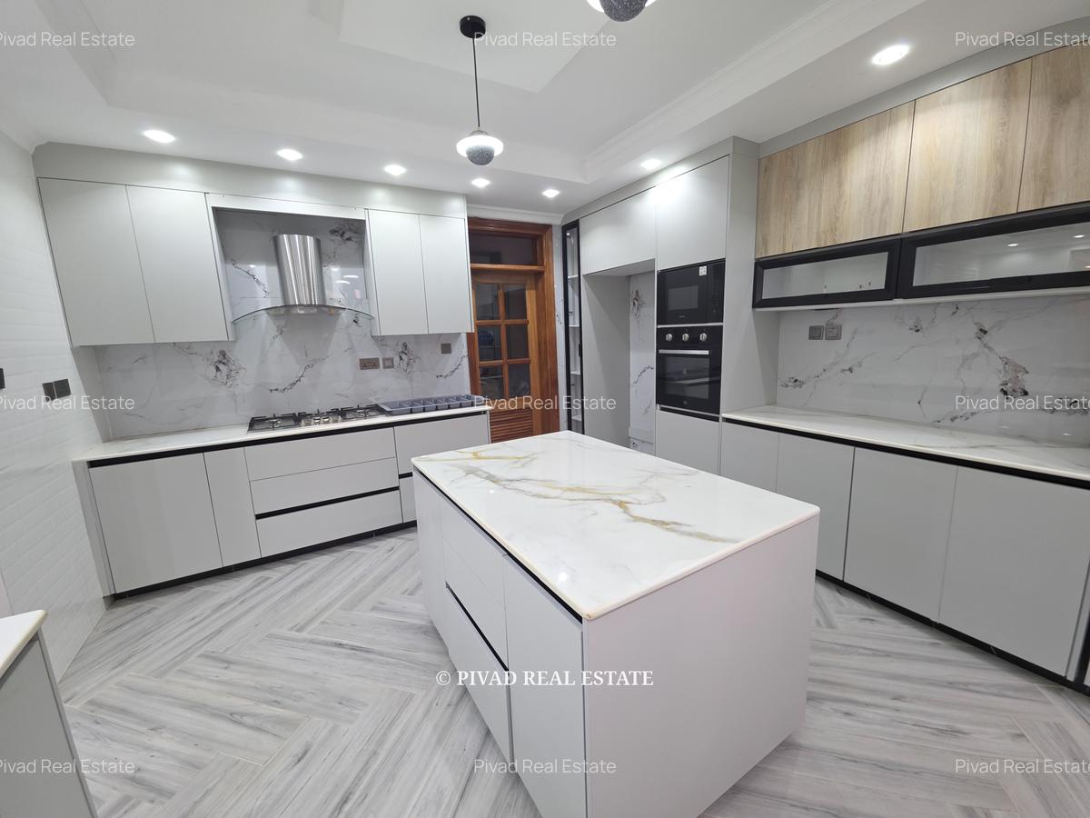 5 Bed House with Garden in Runda - 4