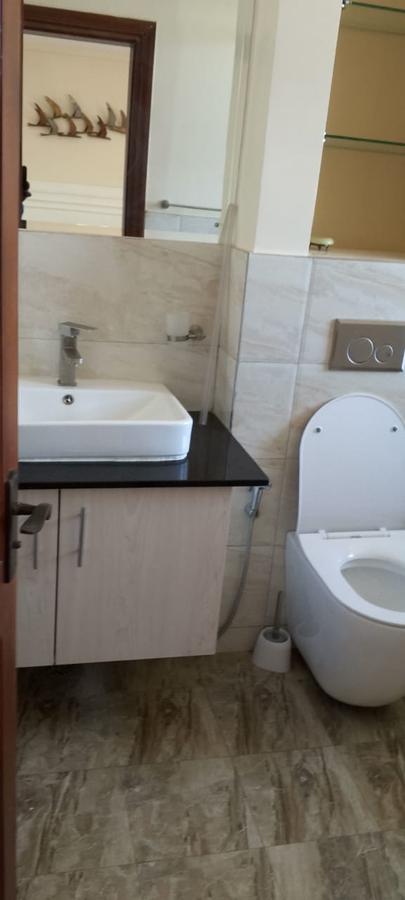 Serviced 3 Bed Apartment with En Suite in Riverside - 10