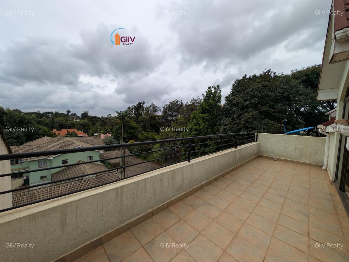 3 Bed Apartment with En Suite in Nyari - 20