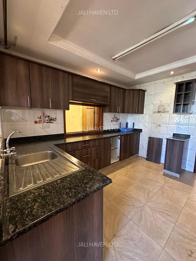 3 Bed Apartment with En Suite in Lavington - 3
