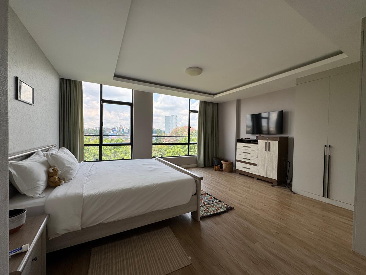 Serviced 2 Bed Apartment with En Suite in Westlands Area - 13