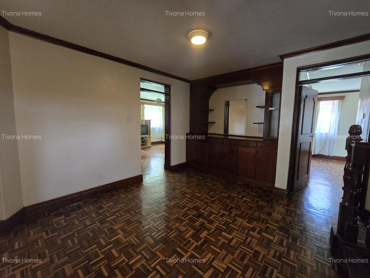 5 Bed House with En Suite in Runda - 5