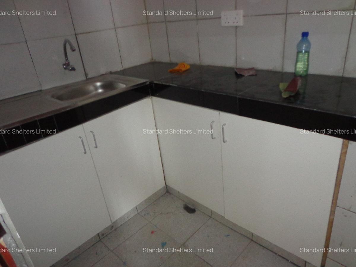 7,089 ft² Warehouse with Parking in Industrial Area - 12