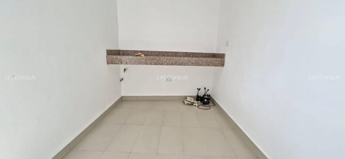 4 Bed Villa with En Suite at Brookside - 14