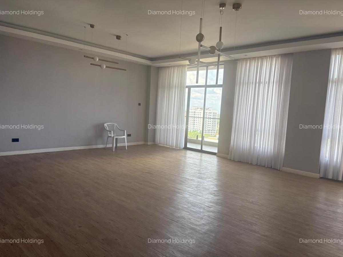 3 Bed Apartment with En Suite at Brookside - 15