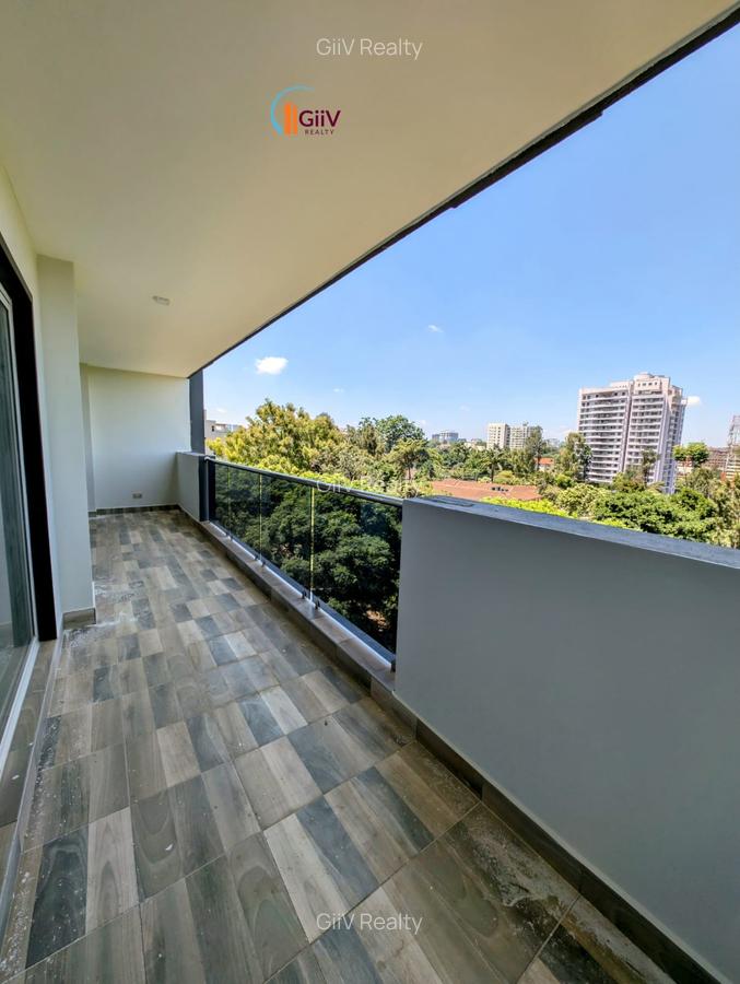 2 Bed Apartment with En Suite in Riverside - 2