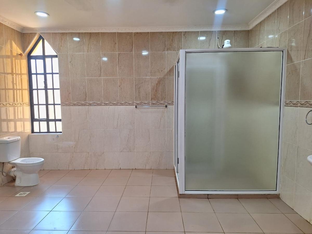 5 Bed Townhouse with En Suite in Westlands Area - 19