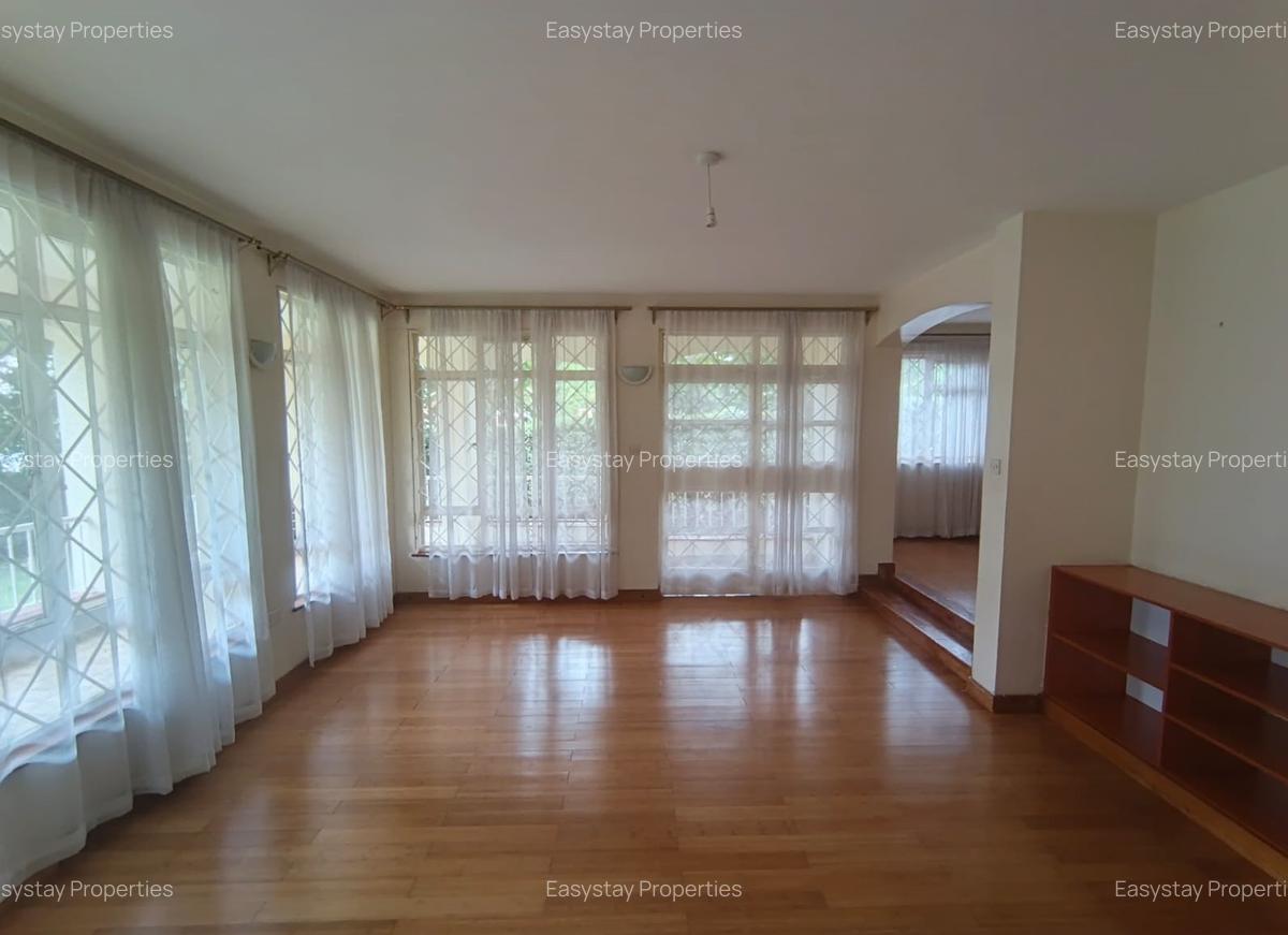 4 Bed House with En Suite in Runda - 2