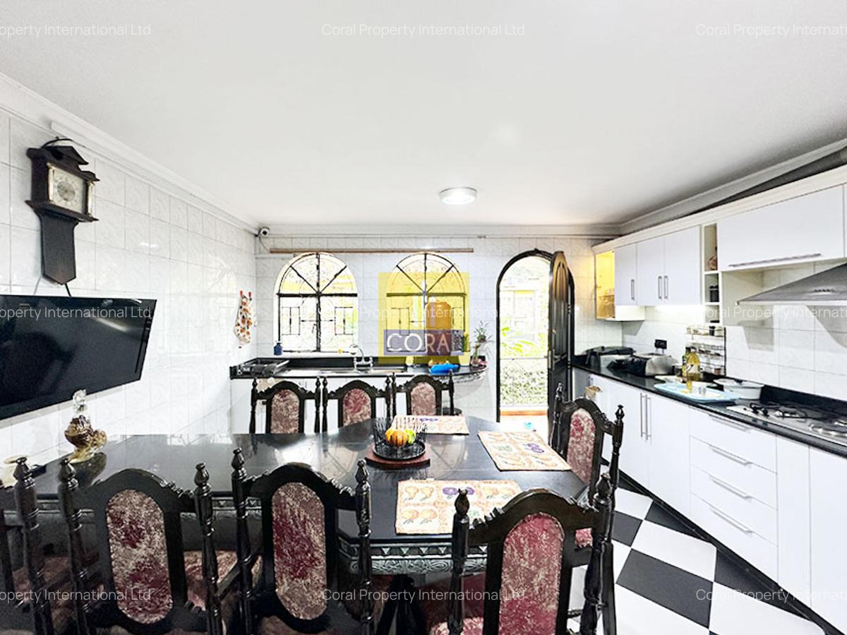 5 Bed Villa in Riverside - 9