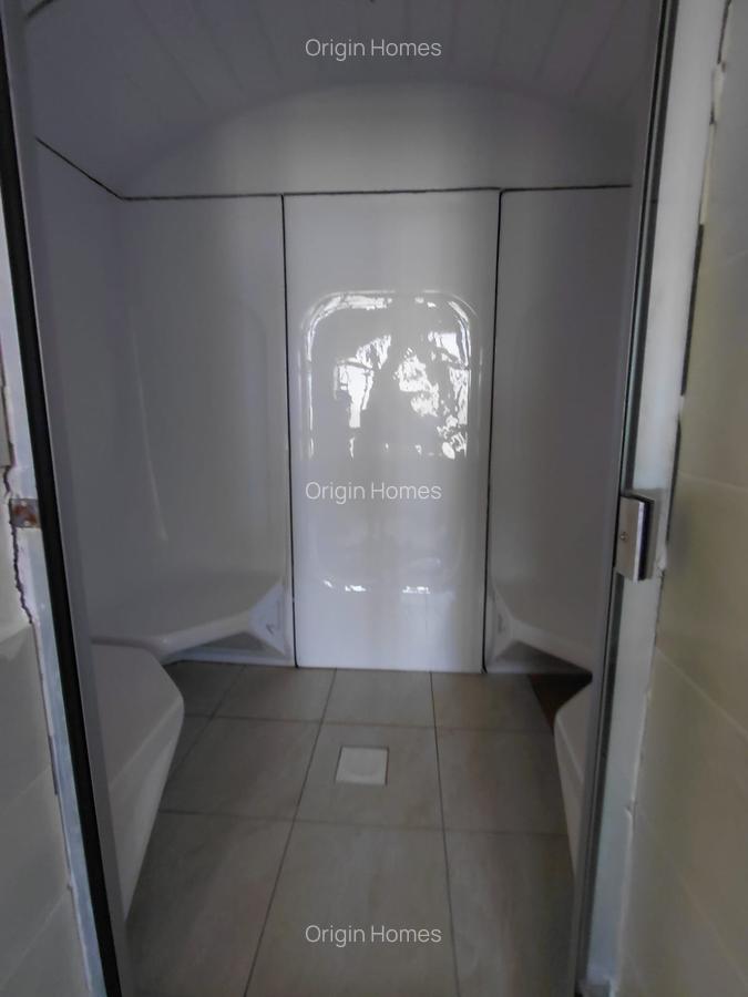 1 Bed House with En Suite in Lavington - 5