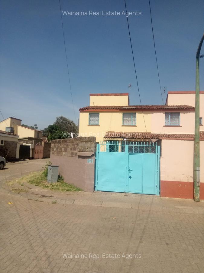 4 Bed House with Garden at Phase 5 - 5