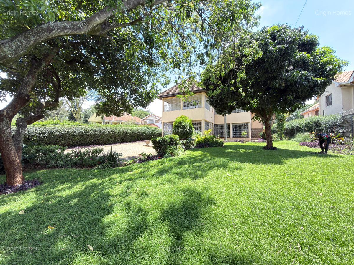 5 Bed House with En Suite at Runda - 1