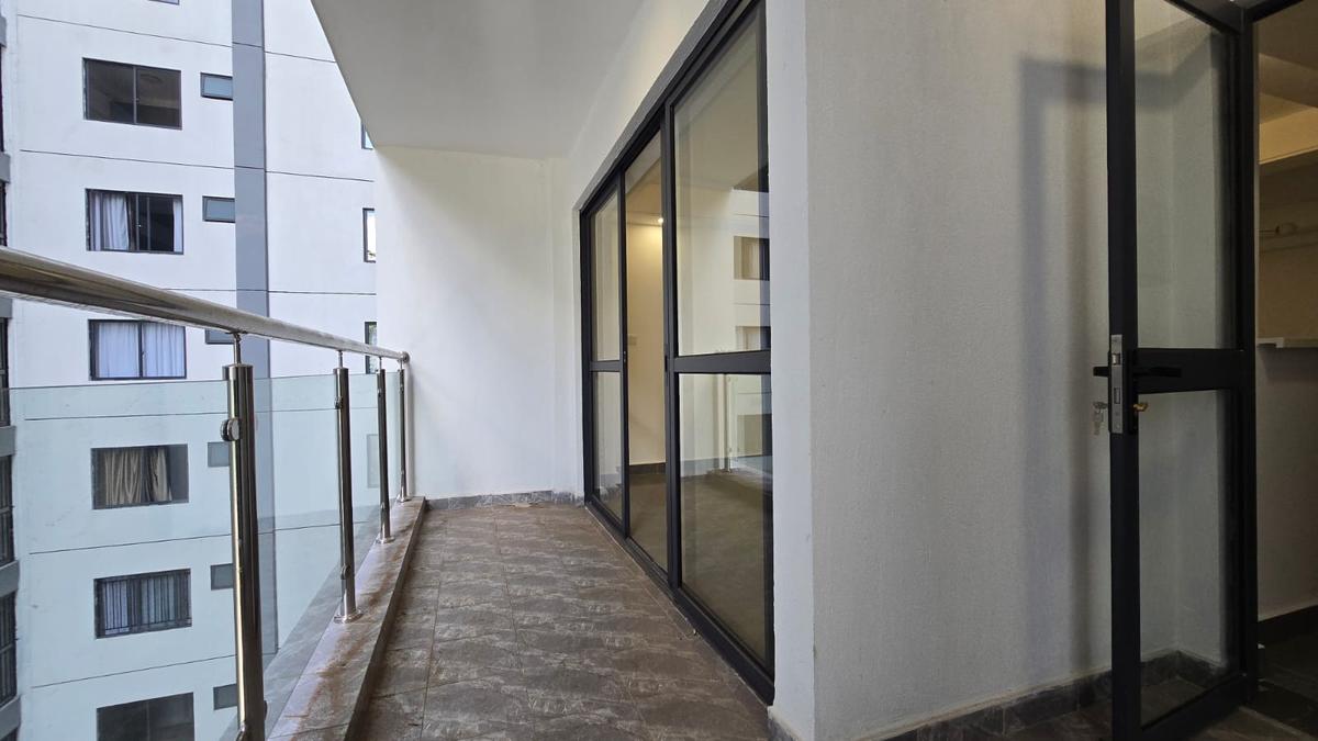 3 Bed Apartment with En Suite in Riverside - 5