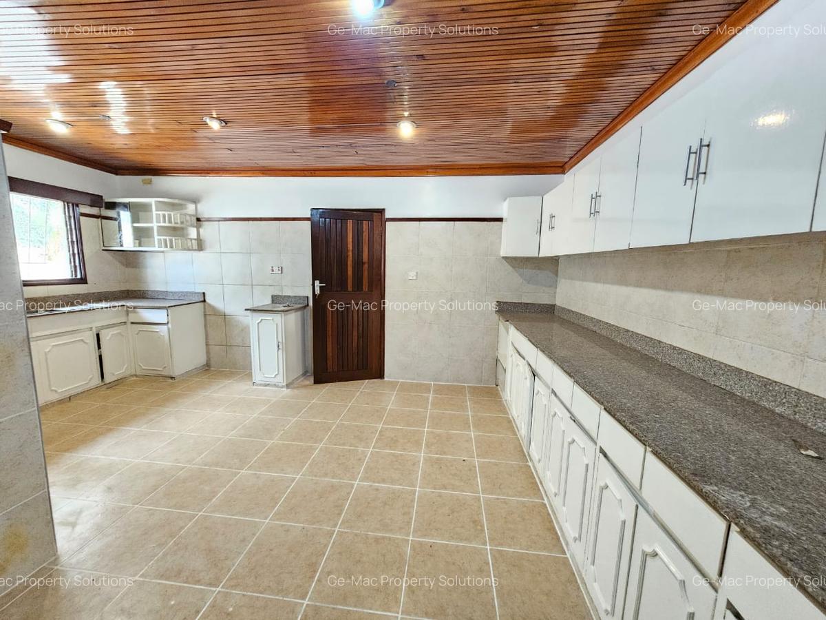 5 Bed House with En Suite in Gigiri - 5