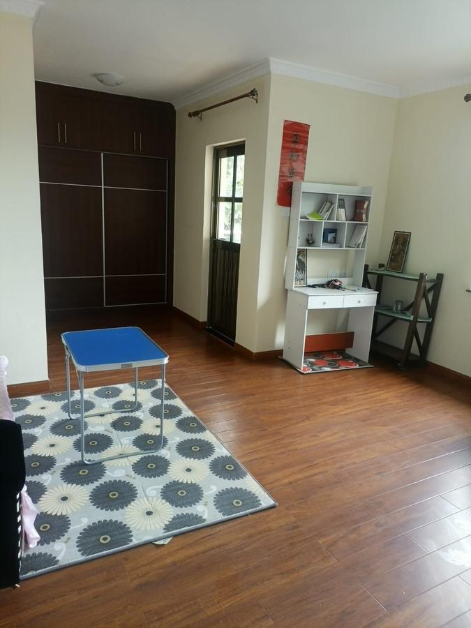 5 Bed Townhouse with En Suite in Lavington - 9