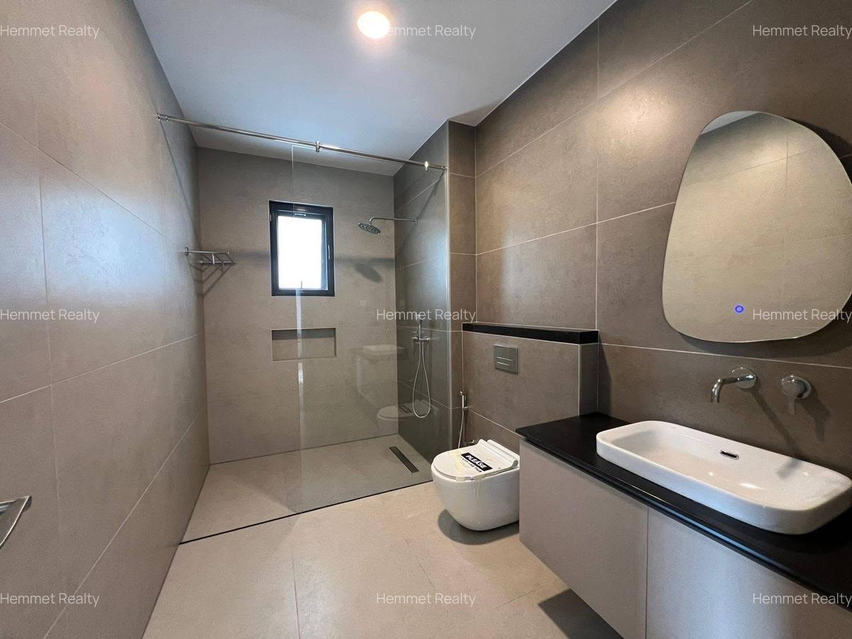 4 Bed Townhouse with En Suite in Langata - 11