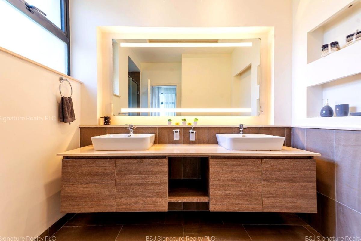 3 Bed Apartment with En Suite in Riverside - 6