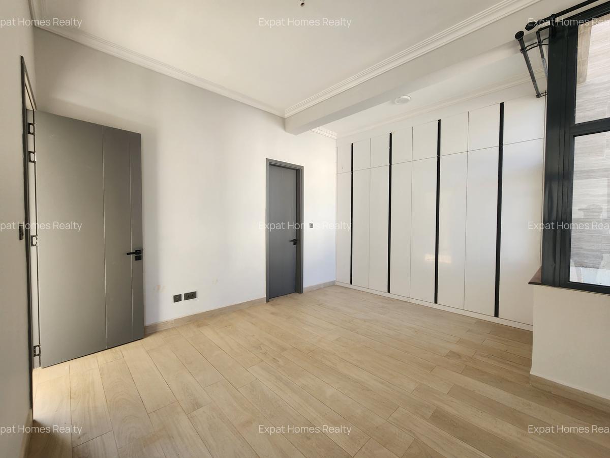 5 Bed Villa with En Suite in Lavington - 19