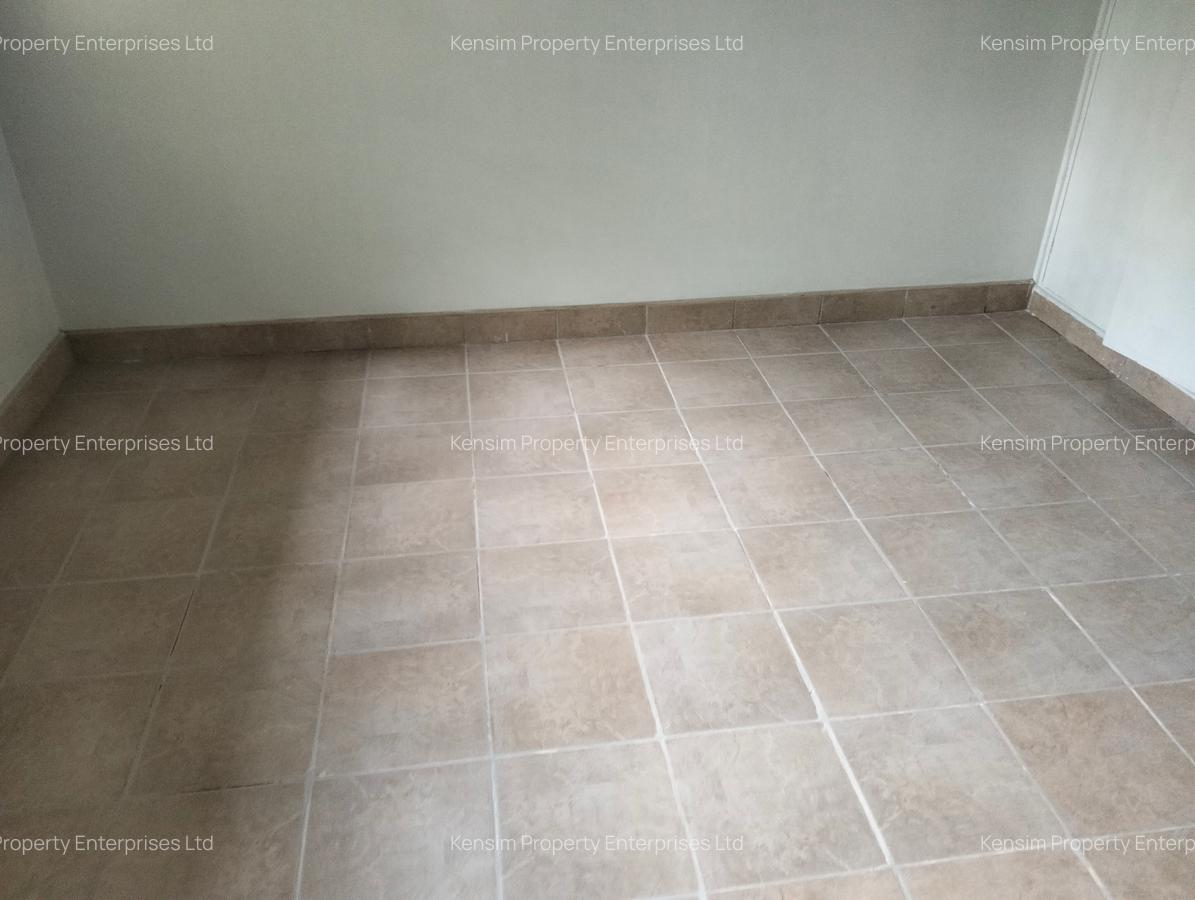 5 Bed House with En Suite in Lavington - 6