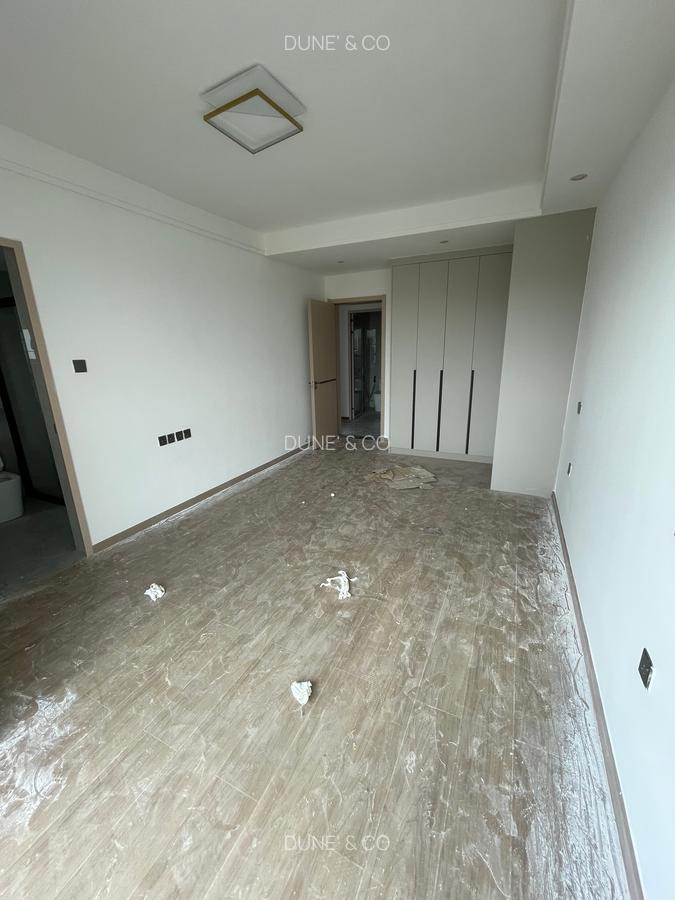 3 Bed Apartment with En Suite in Riverside - 11