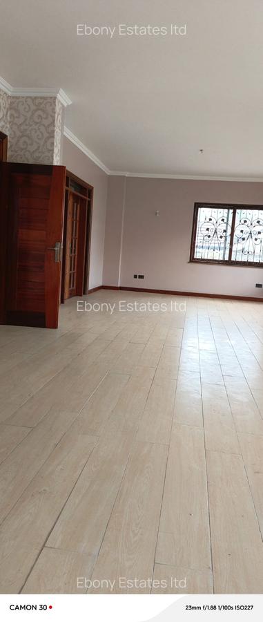 5 Bed Townhouse with En Suite in Lavington - 7