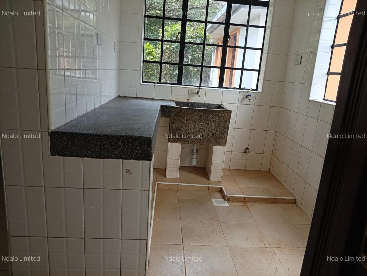 4 Bed Townhouse with En Suite at Lavington - 9