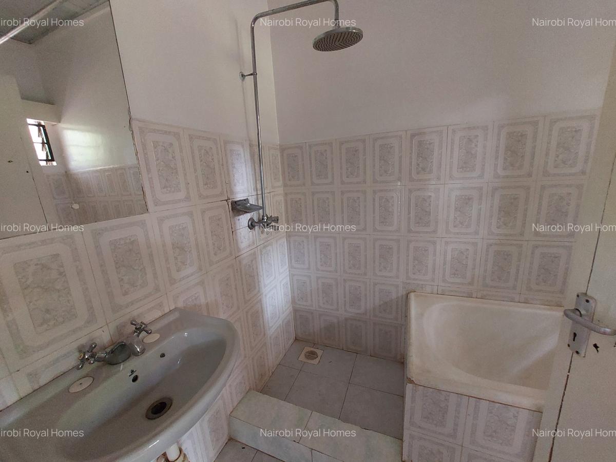 4 Bed House with En Suite at Mugumo Road - 18