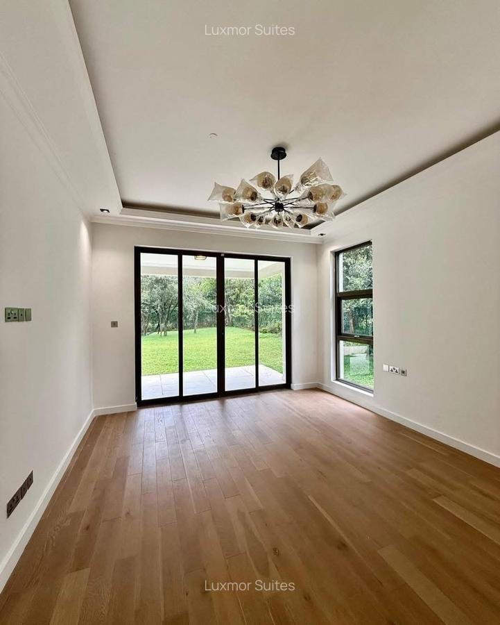 5 Bed Villa with En Suite at Hardy Karen - 2