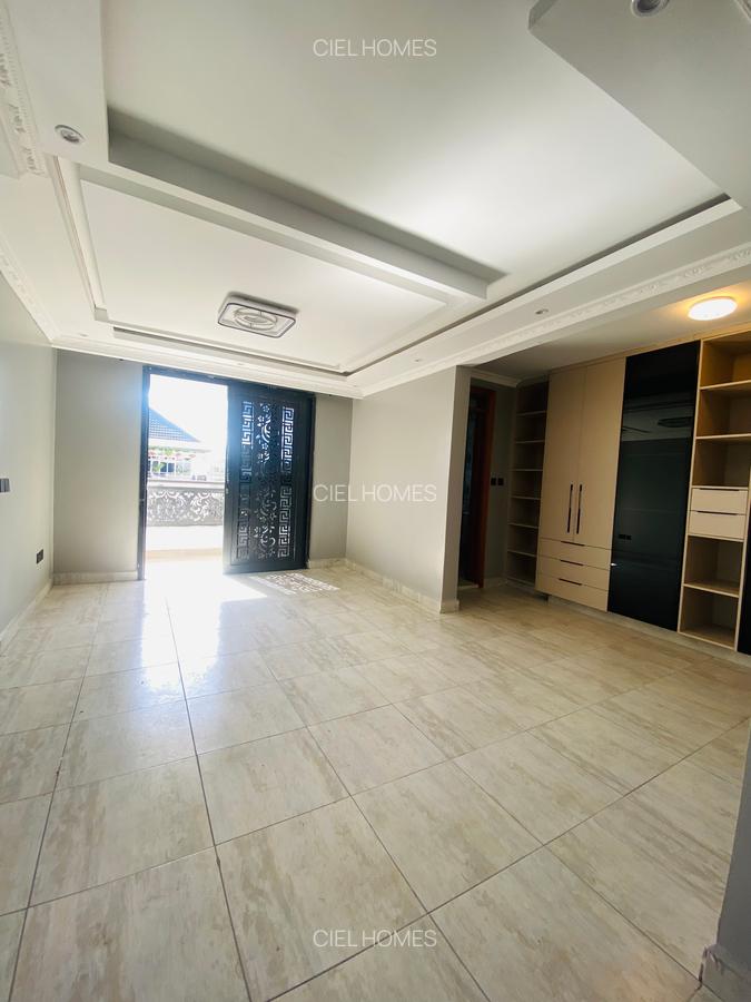 4 Bed Villa with En Suite at Eastern Bypass - 15