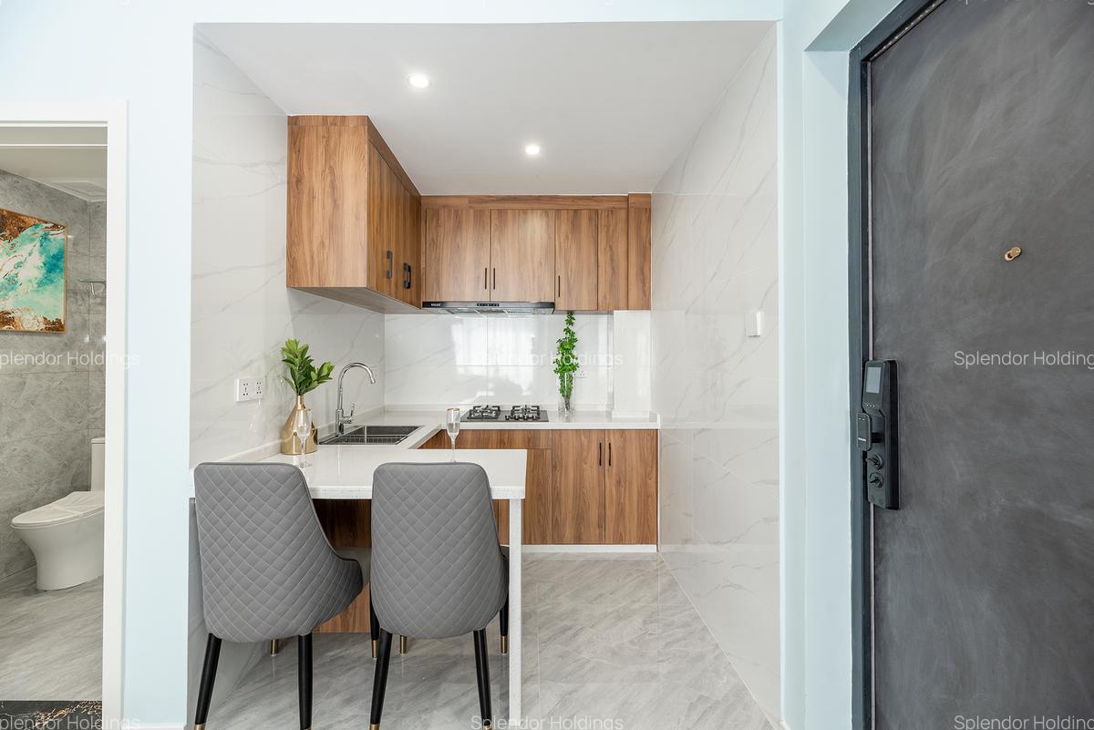 1 Bed Apartment with Swimming Pool in Kilimani - 3