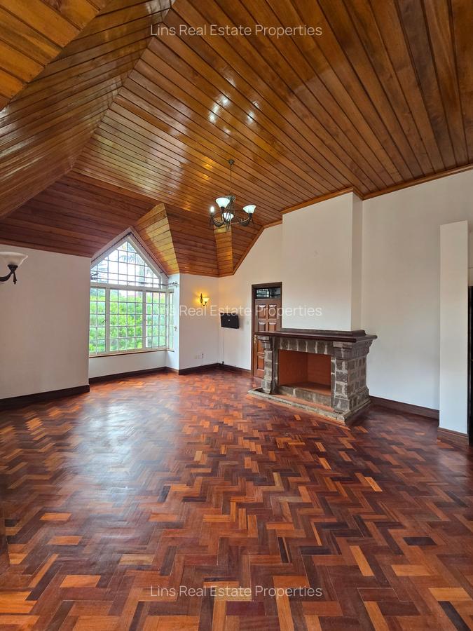5 Bed House with En Suite in Runda - 19