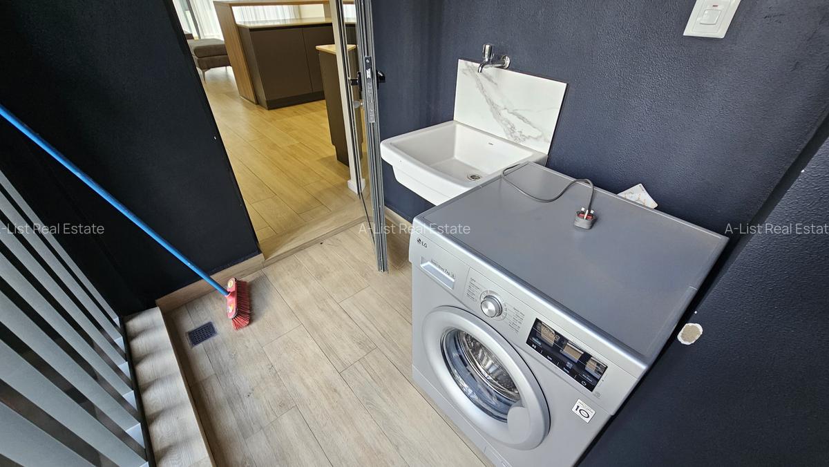 2 Bed Apartment with En Suite at Riverside - 6