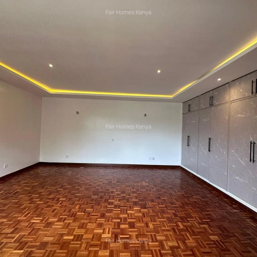 4 Bed Townhouse with En Suite at James Gichuru - 14