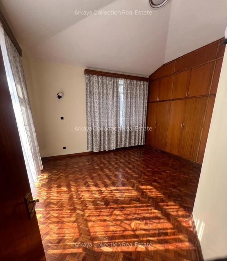 6 Bed Villa with En Suite in Lavington - 8