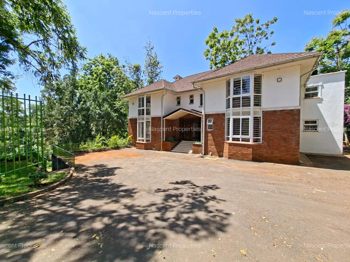 5 Bed House with En Suite in Rosslyn - 1