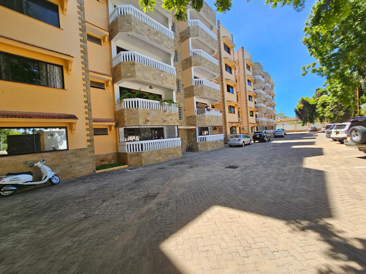 3 Bed Apartment with En Suite in Nyali Area - 16