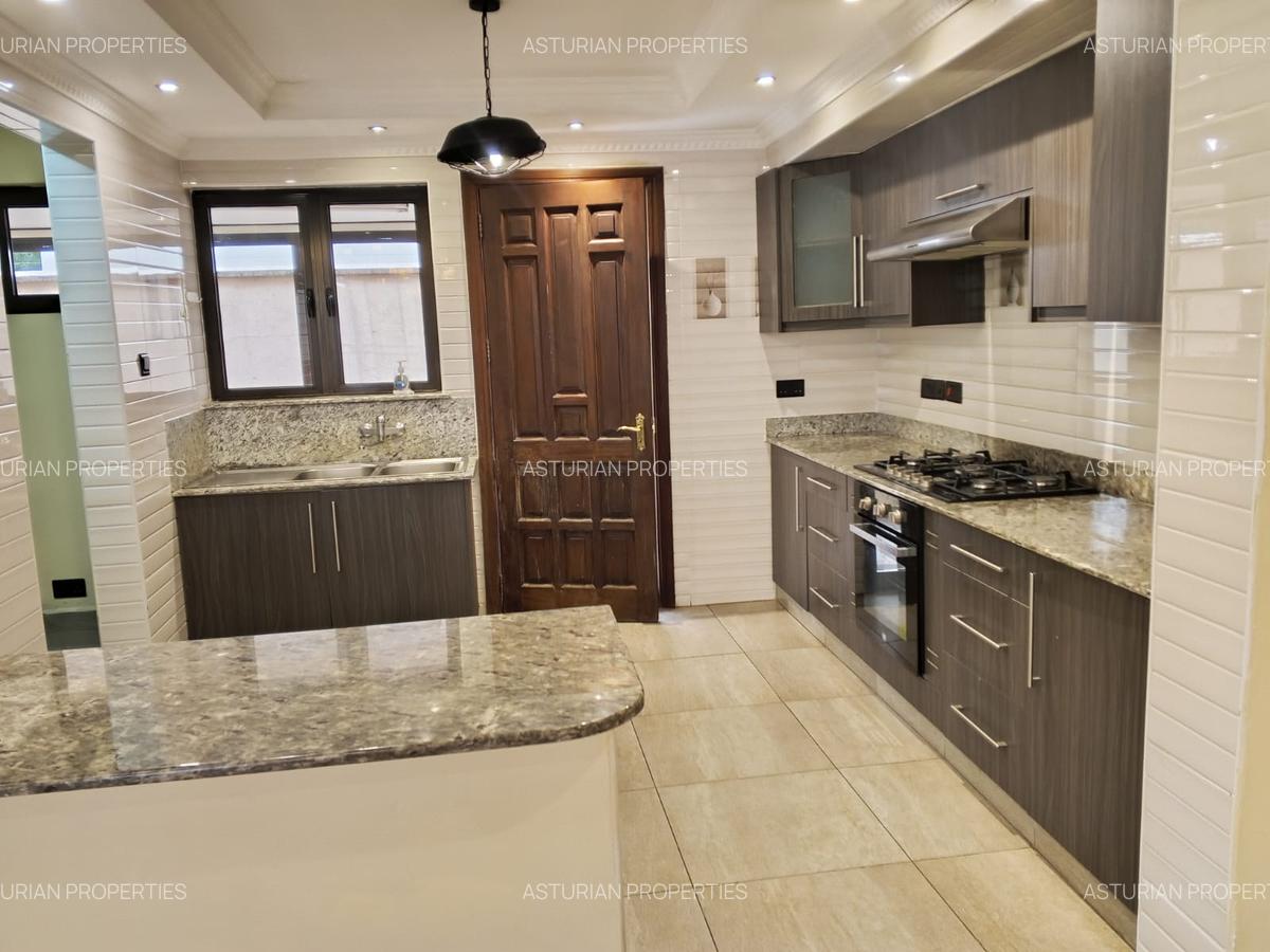 4 Bed Townhouse with En Suite in Lavington - 5