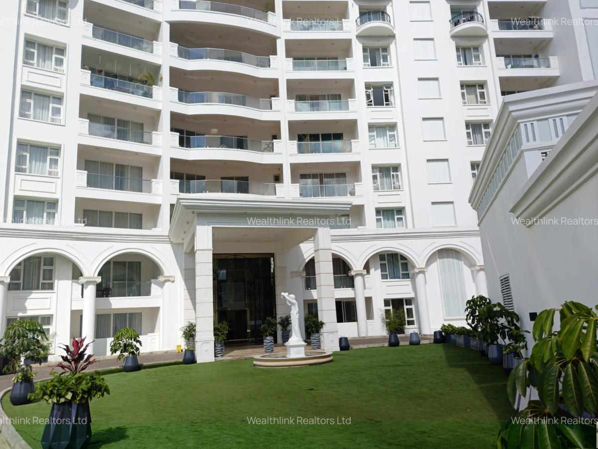 3 Bed Apartment with En Suite at Parklands - 6