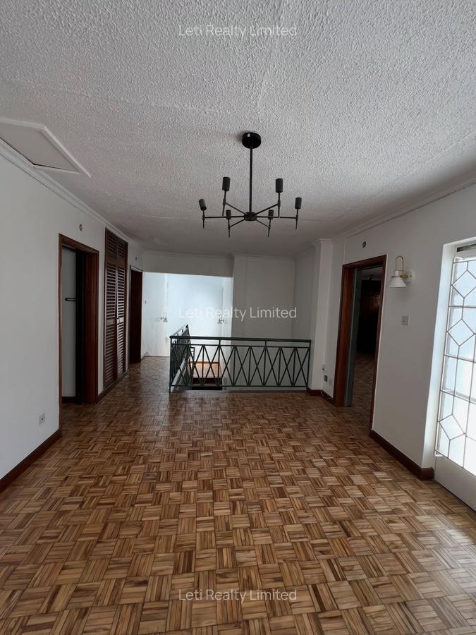 4 Bed Townhouse with En Suite in Lavington - 20