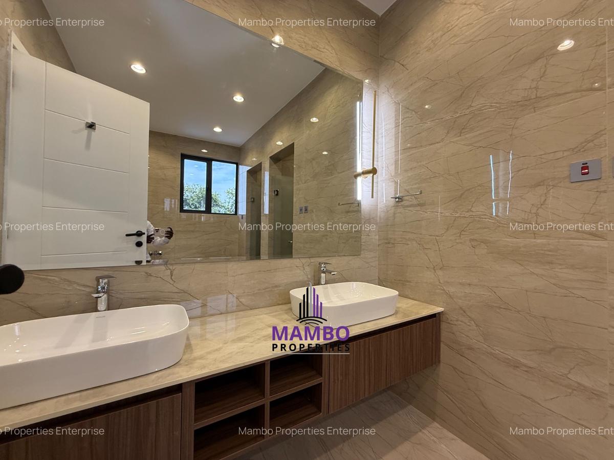 5 Bed Townhouse with En Suite at Lavington - 10