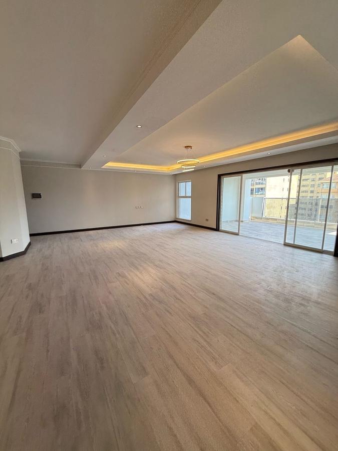 2 Bed Apartment with En Suite in Riverside - 2