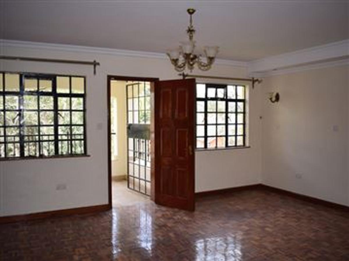4 Bed Townhouse with En Suite in Lavington - 13
