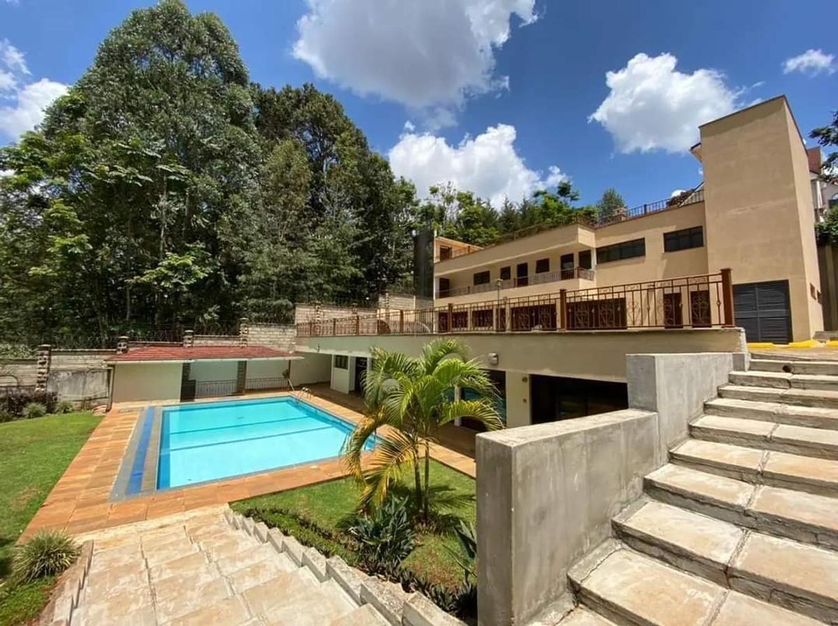 4 Bed House with Swimming Pool at Rosslyn - 17