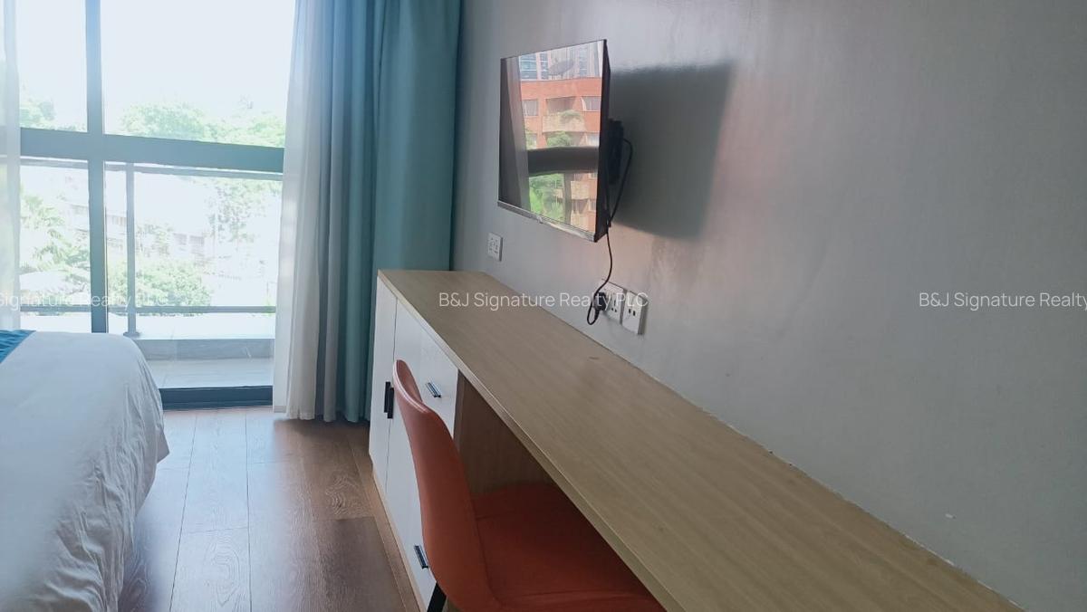 Serviced 2 Bed Apartment with En Suite in Upper Hill - 17