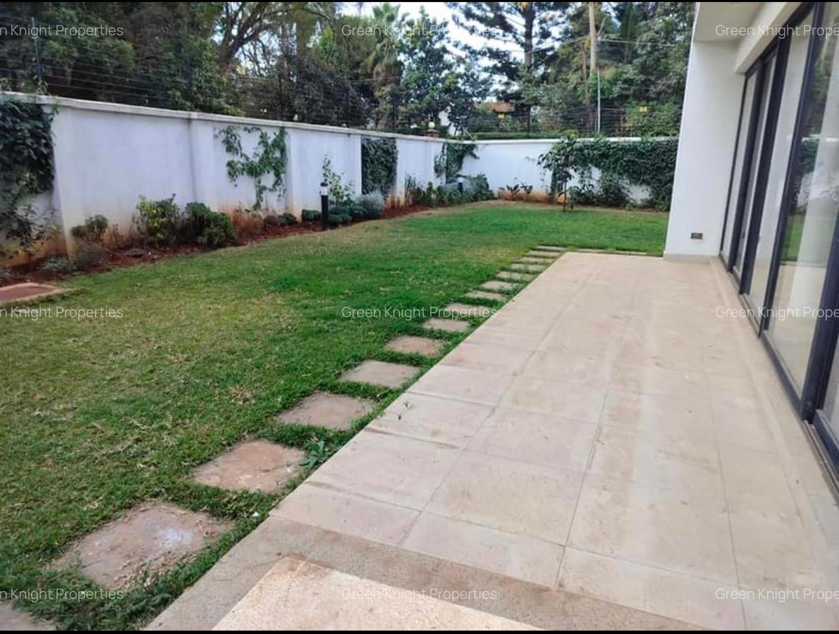 5 Bed Townhouse with En Suite in Lavington - 9